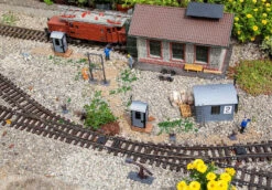 POLA 331746 G Gauge Trackside Buildings Set