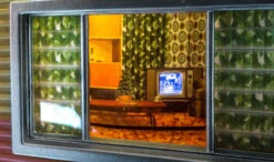 Woodland Scenics Woodland BR5862 O Scale Built & Ready Structure White/Salmon Trailer With Lights -Lione Train Model Shop woodland br5862 o scale built ready structure white salmon trailer with lights 5