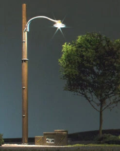 Woodland Scenics JP5646 O Scale Just Plug Street Lights - Wooden Pole (2-Pack) -Lione Train Model Shop woodland scenics jp5646 o scale just plug street lights wooden pole 2 pack b 1